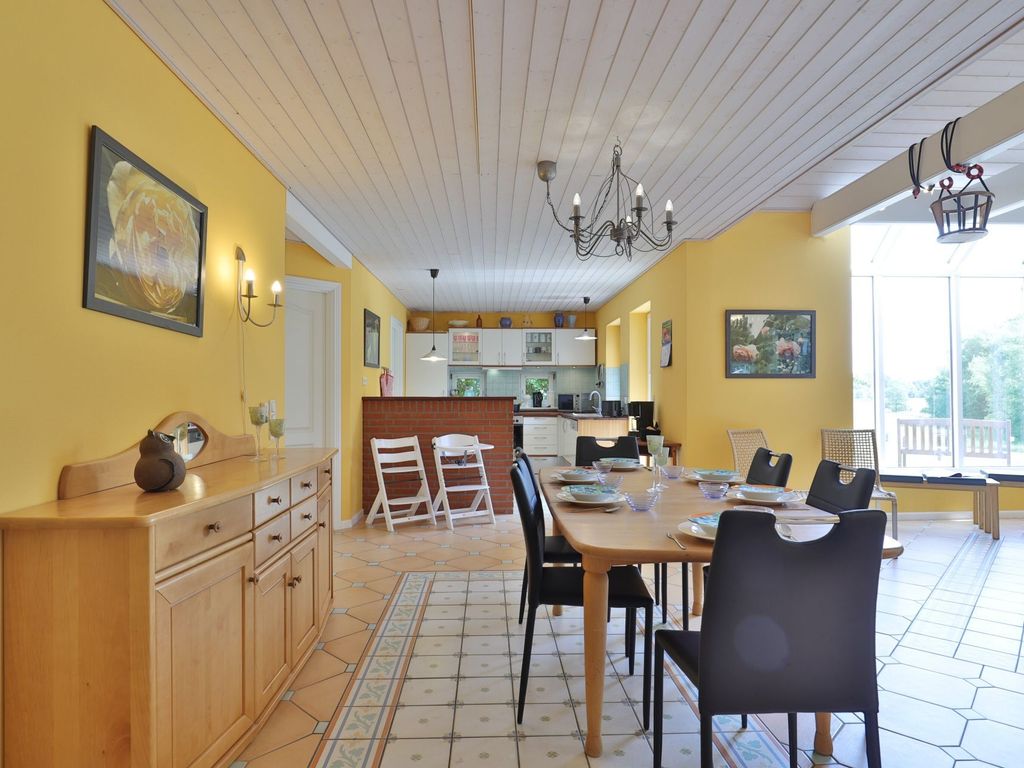 Landhaus Uhlenbusch - Blick auf den offenen Essbereich mit offener Küche