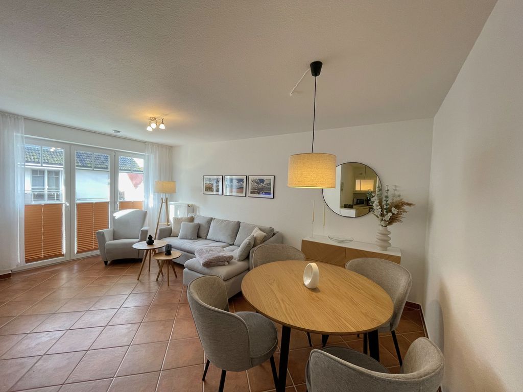 Wohnzimmer mit Esstisch
