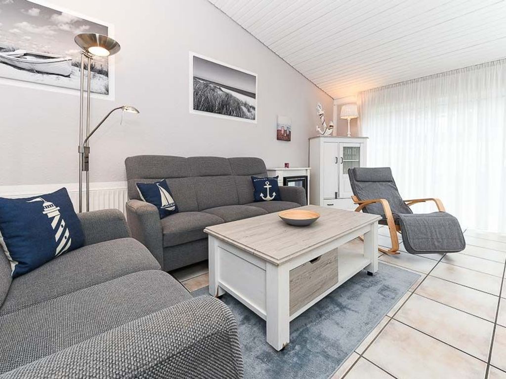 Wohnzimmer mit integriertem Küchenbereich