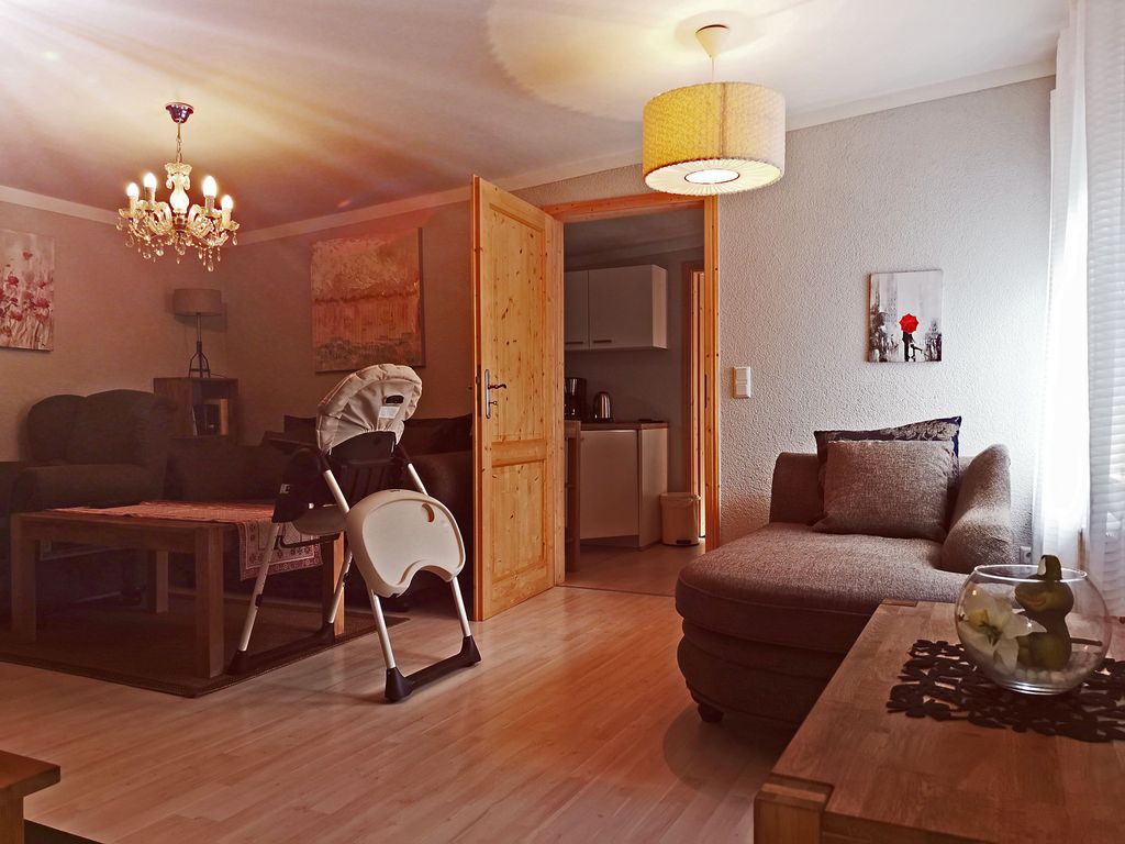 Wohnzimmer mit Kamin