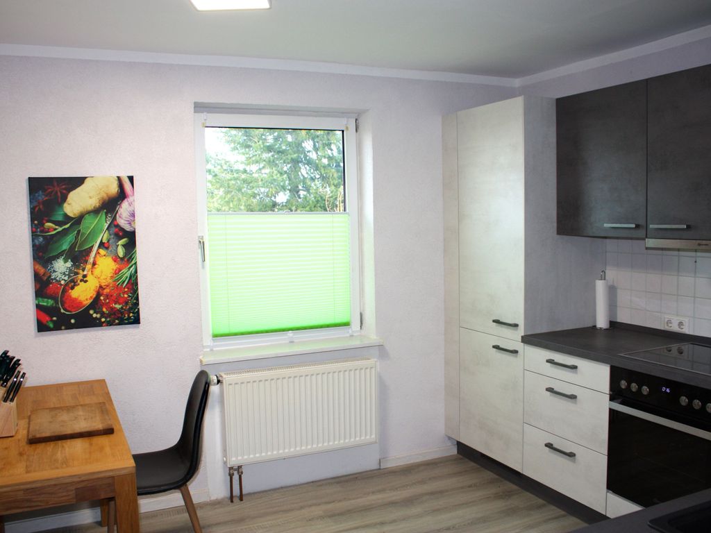 Separate Küche mit Geschirrspüler, Herd und Backofen u.v.m.