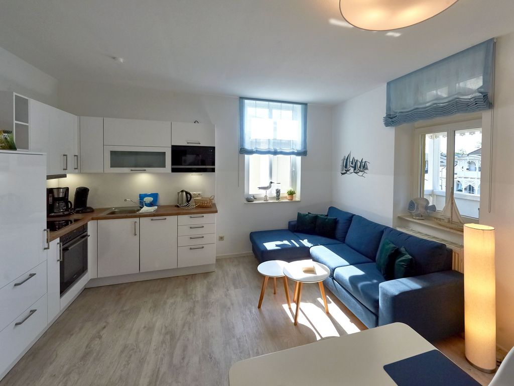 Wohnzimmer mit Küche