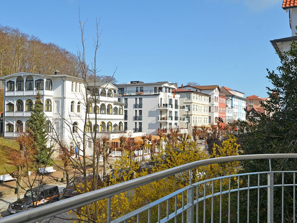 Villa Rosa Sellin – Blick vom Balkon über die Bädervillen der Wilhelmstraße
