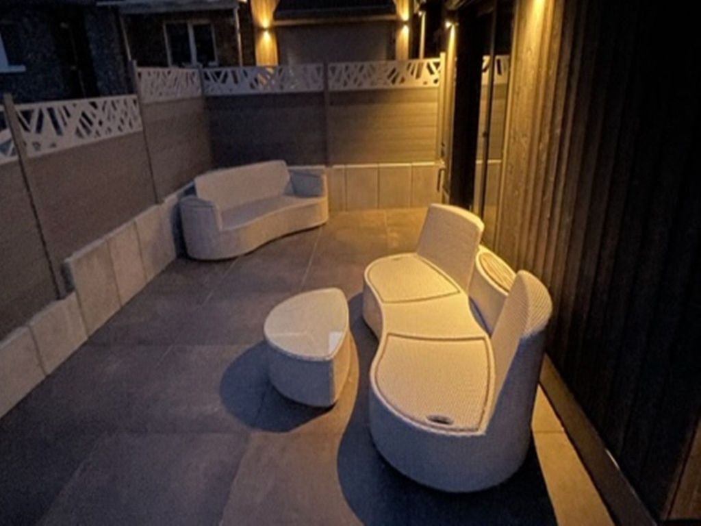 Terrasse mit Gartenmöbel