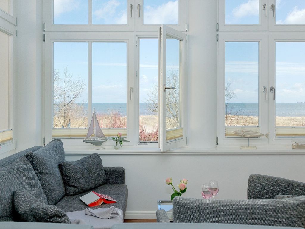 Wohnzimmer mit Ostseeblick