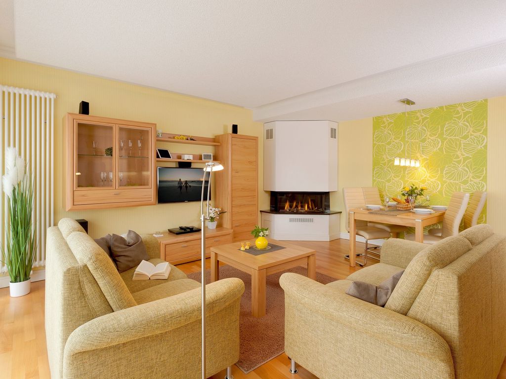 Wohnzimmer mit Kamin