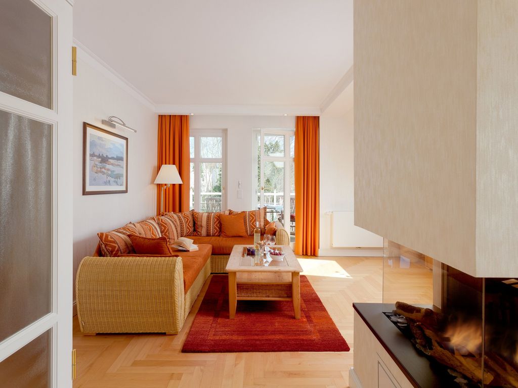 Wohnzimmer mit Kamin