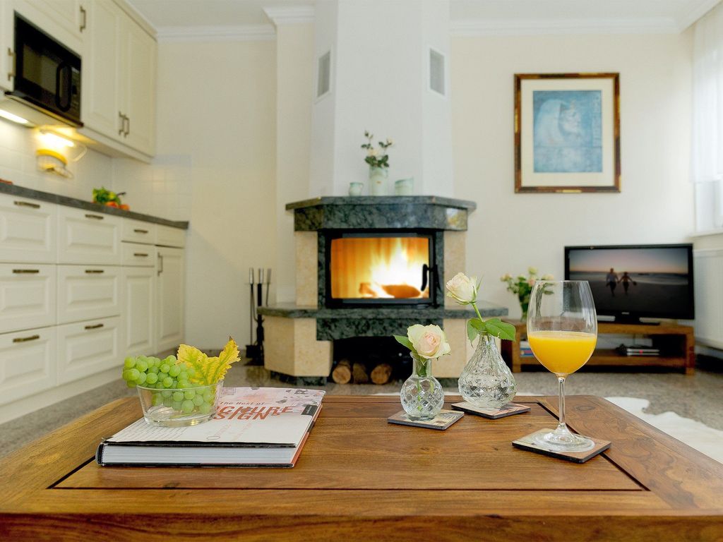 Wohnzimmer mit Kamin