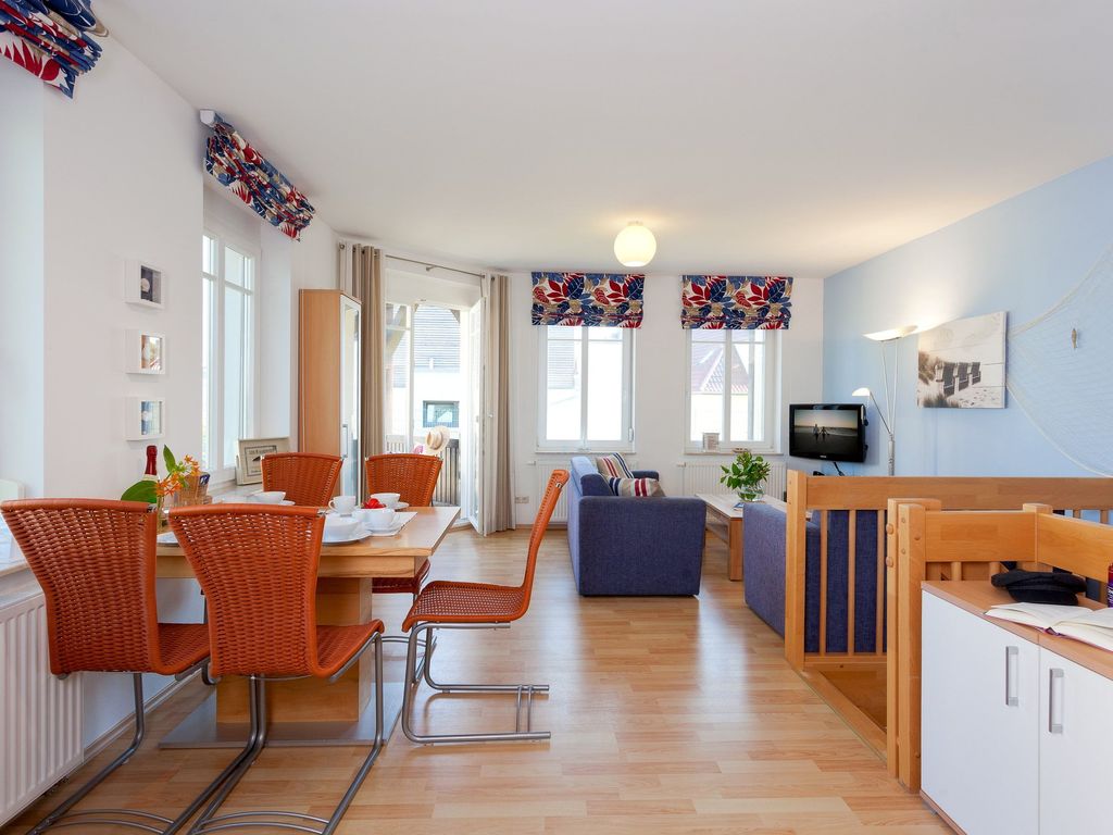 Wohnzimmer mit Essbereich