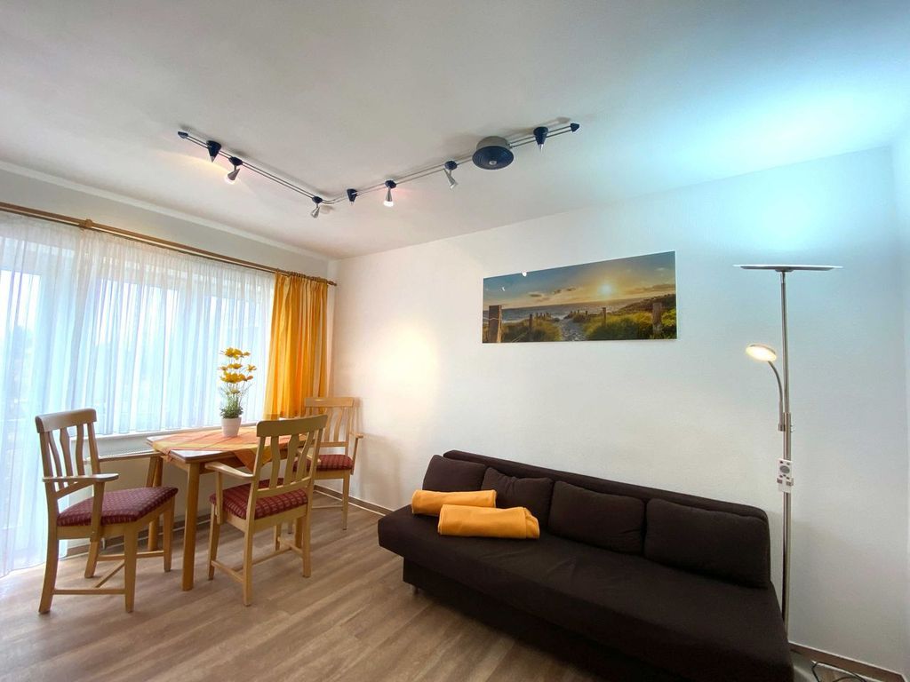 Wohnzimmer mit Essbereich
