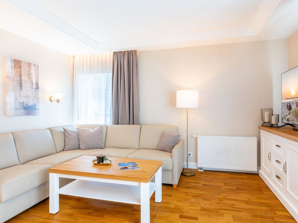 Wohnzimmer mit Flachbild-TV