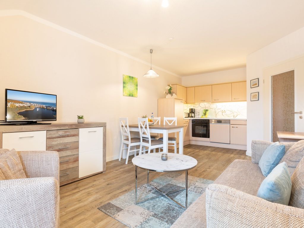 Wohnzimmer mit integrierter Küche