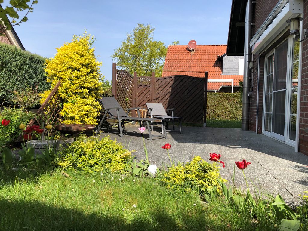 gemütliche und sonnige Terrasse