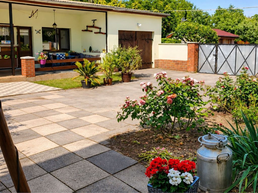 Komplett umzäuntes Grundstück - Doppelbungalow Am Hellbach