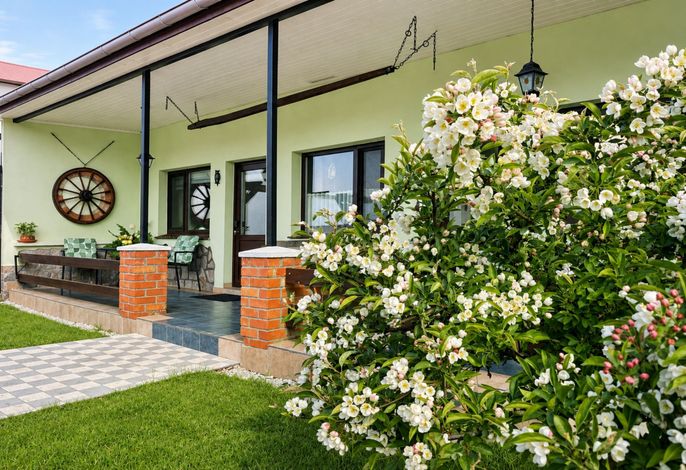 2-Raum-Bungalow mit Terrasse/rechts (50m², max. 3 Pers.)