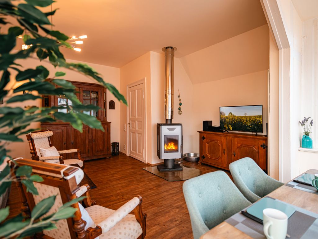 Wohnzimmer mit Kamin