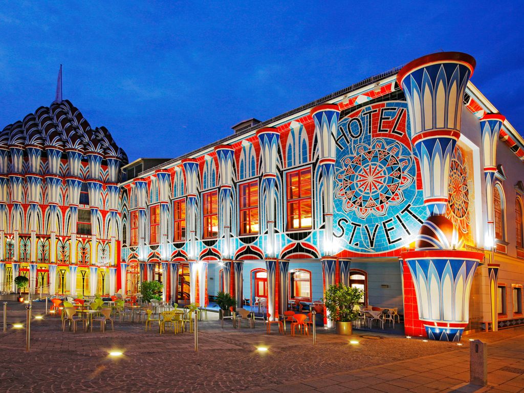 Kunsthotel Fuchspalast, Abendbeleuchtung