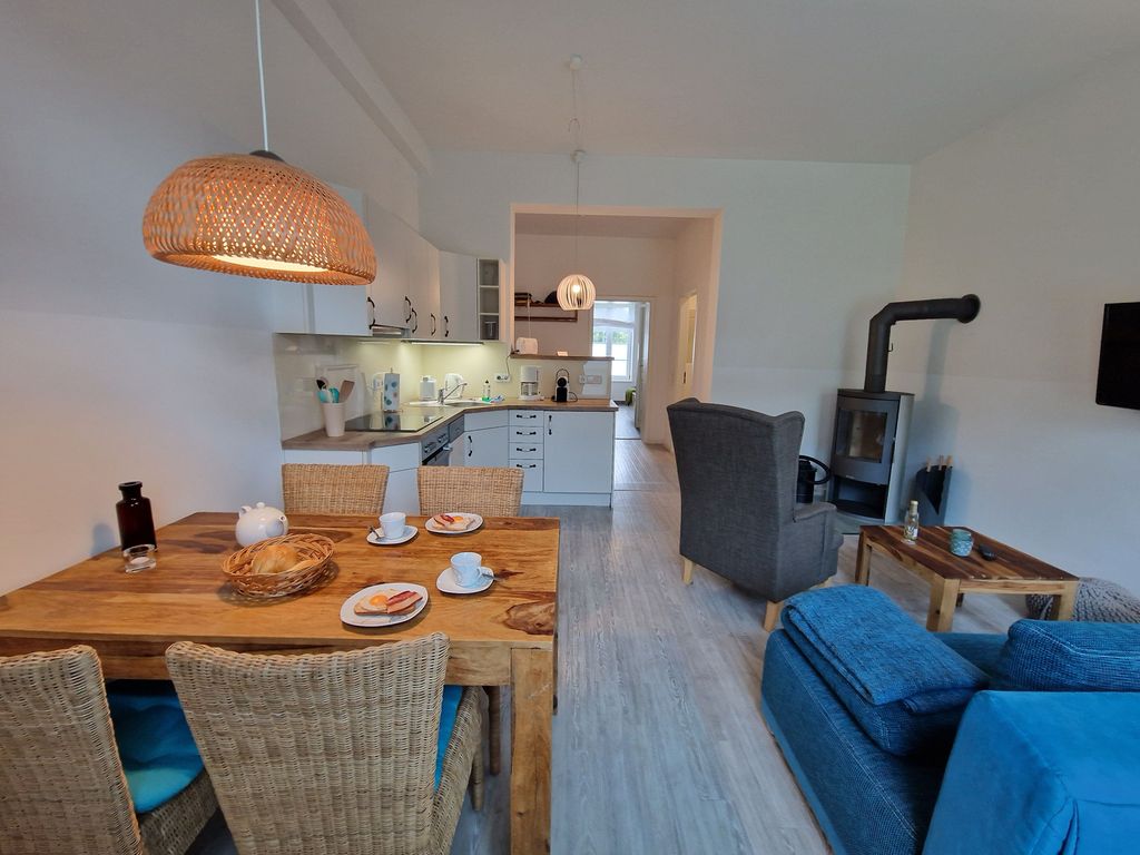 offene Küche mit Essbereich