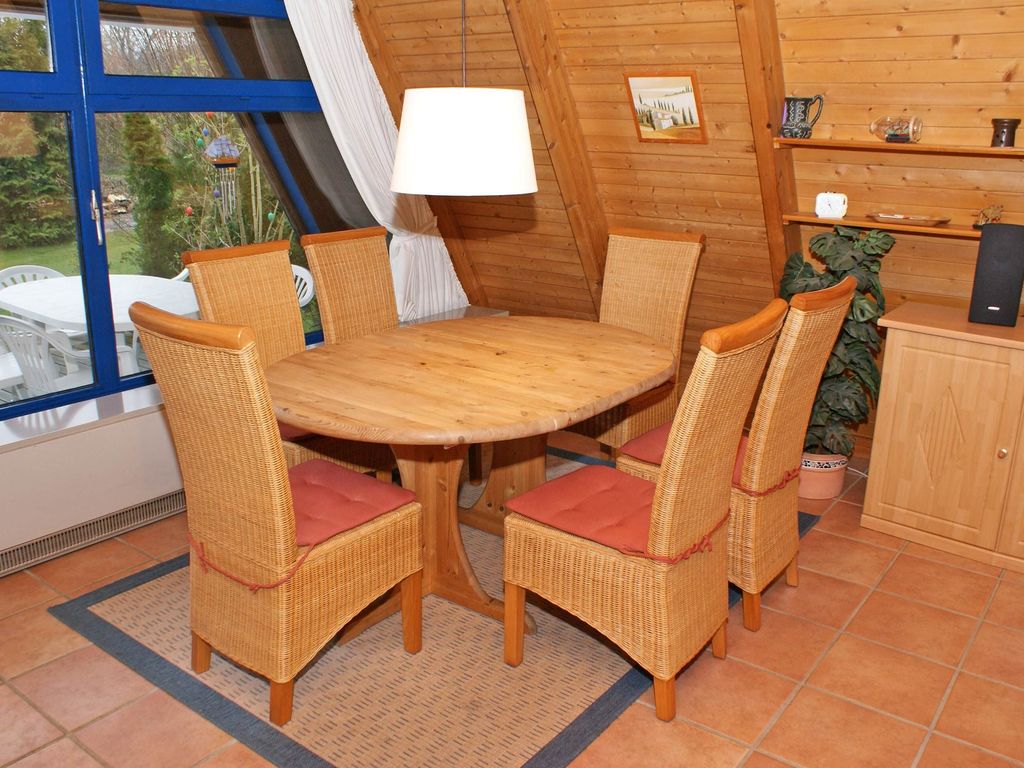 Esstisch im Wohnzimmer