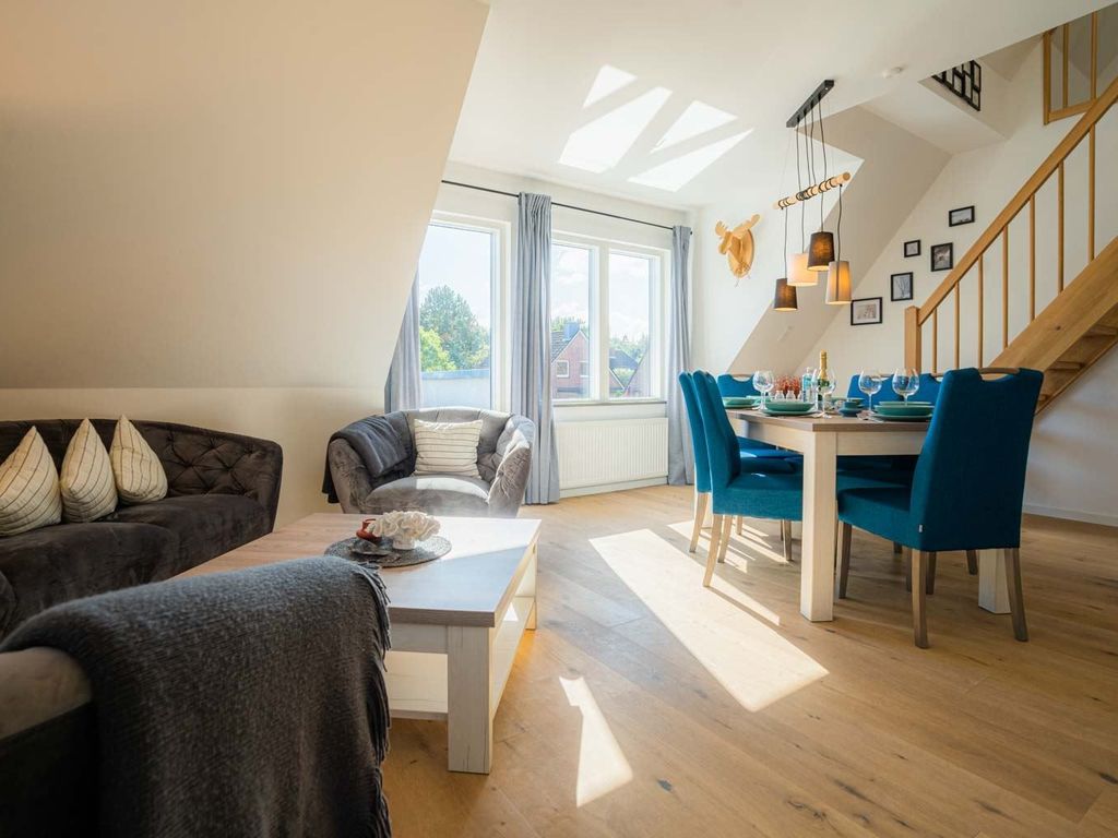 Wohnzimmer mit Balkon