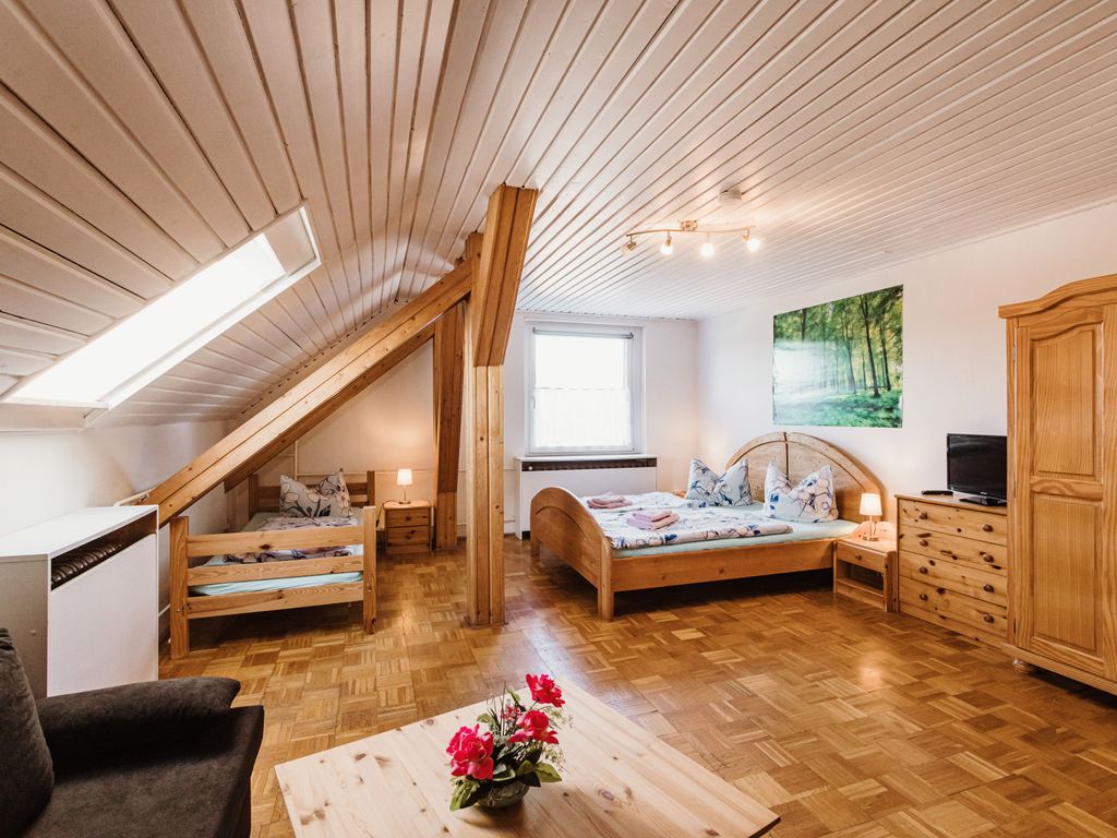 Zimmer 11 - für 3 Personen mit einem Doppel- und einem Einzelbett