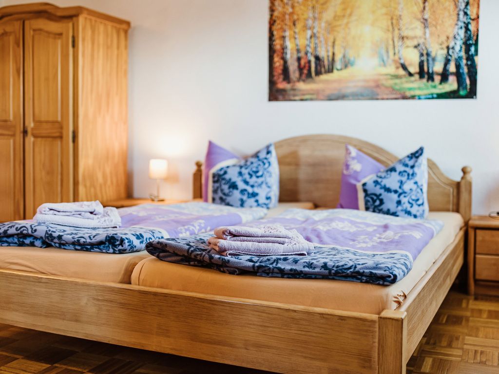 Zimmer 12 - für 3 Personen mit einem Doppel- und einem Einzelbett