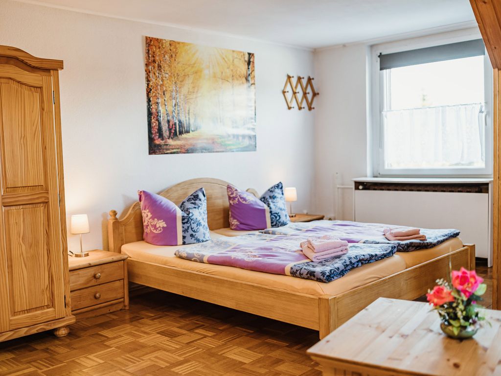 Zimmer 12 - für 3 Personen mit einem Doppel- und einem Einzelbett