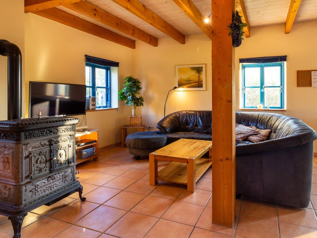 Wohnzimmer mit Kamin