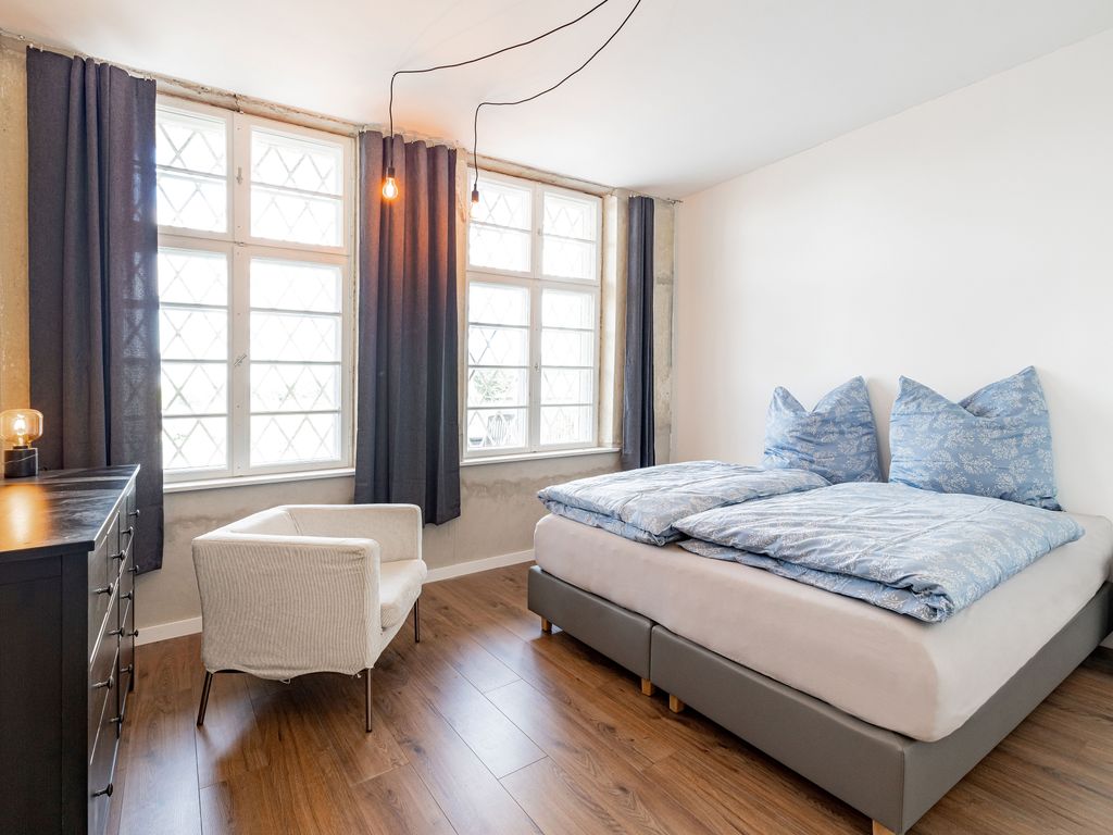 Schlafzimmer 1