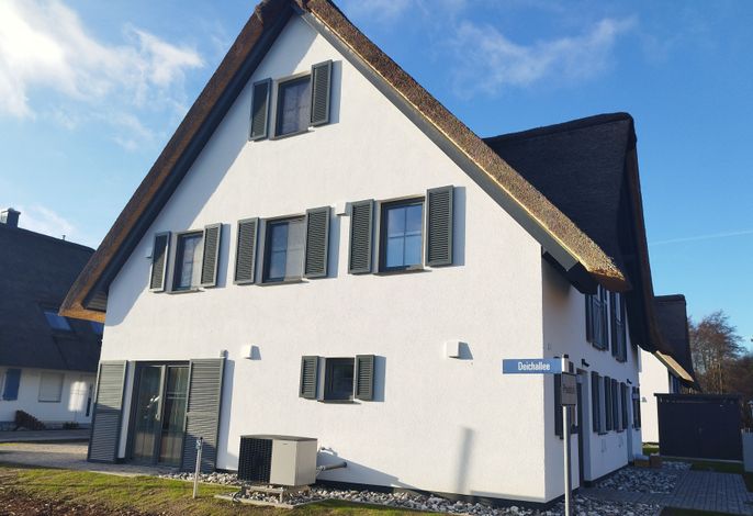 Ferienhaus Deich Frans unter Reet mit 3 SZ; Strand nah!