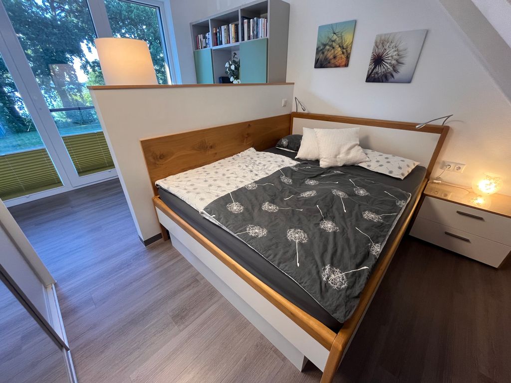 Schlafzimmer 1