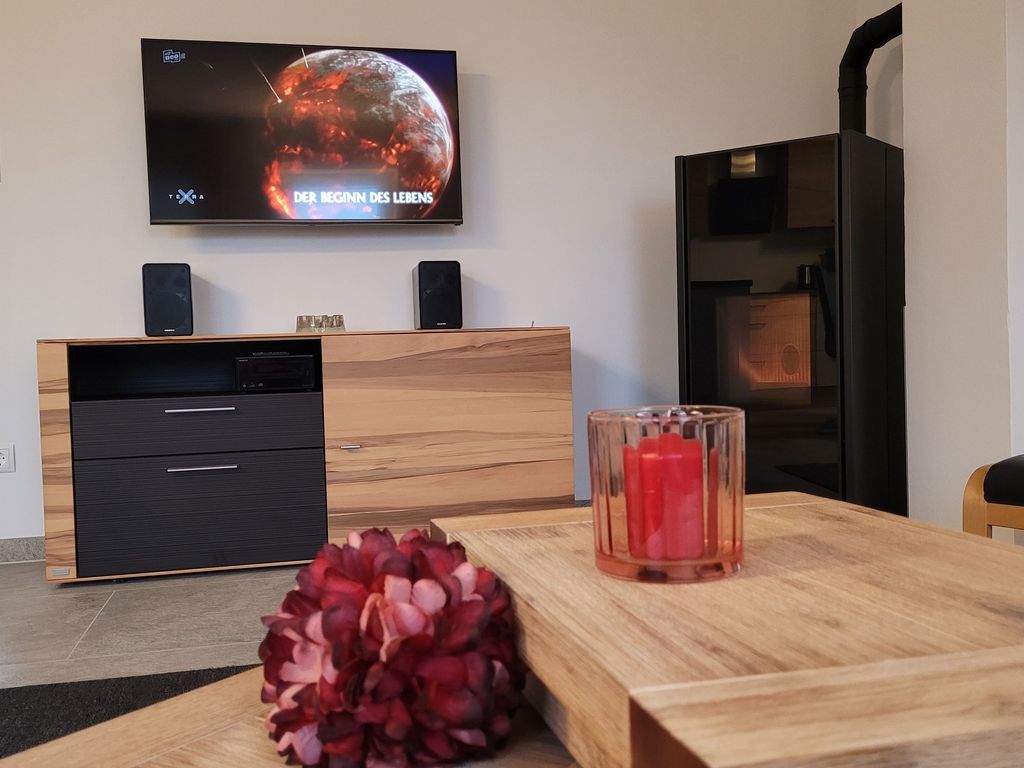 TV und Pelletofen