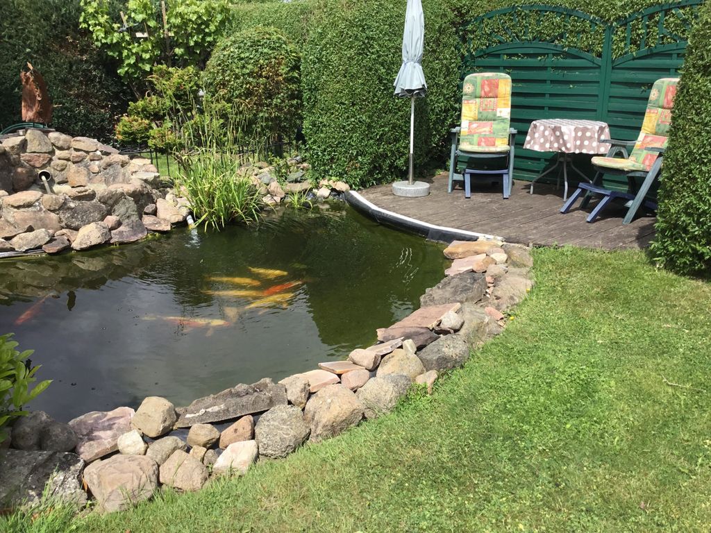 Sitzgelegenheit am Teich