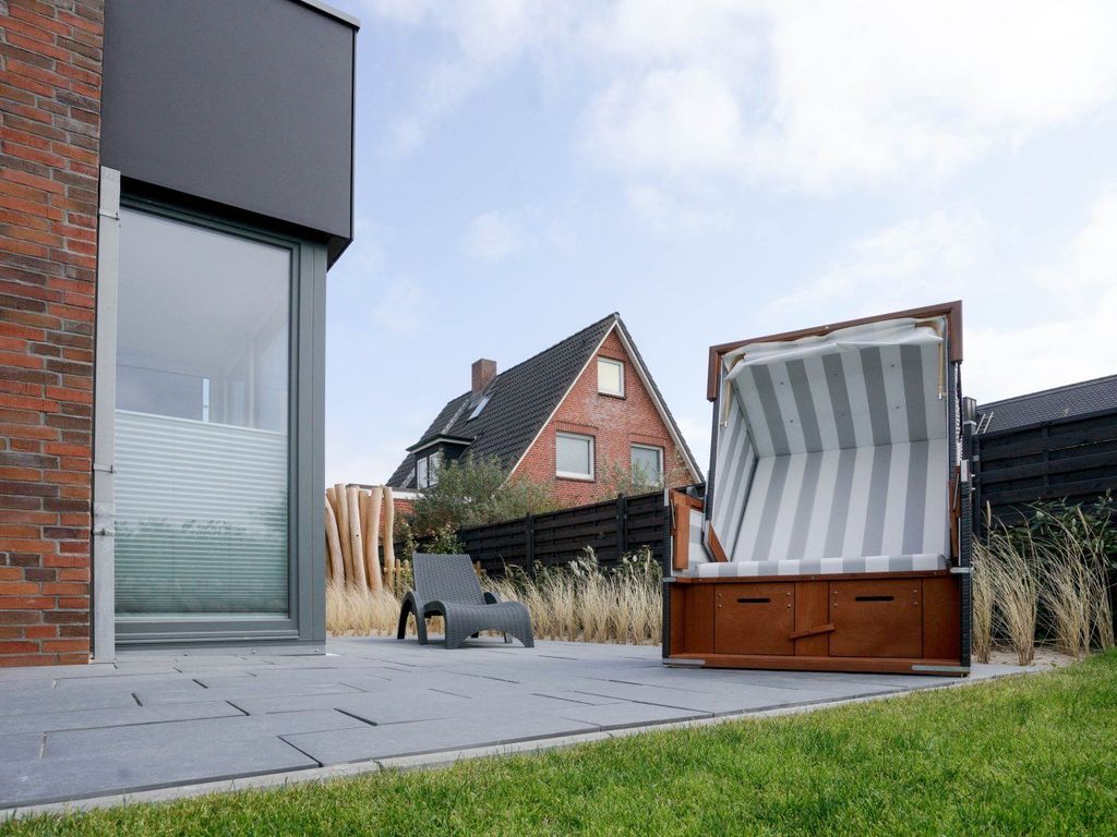Terrasse mit Strandkorb