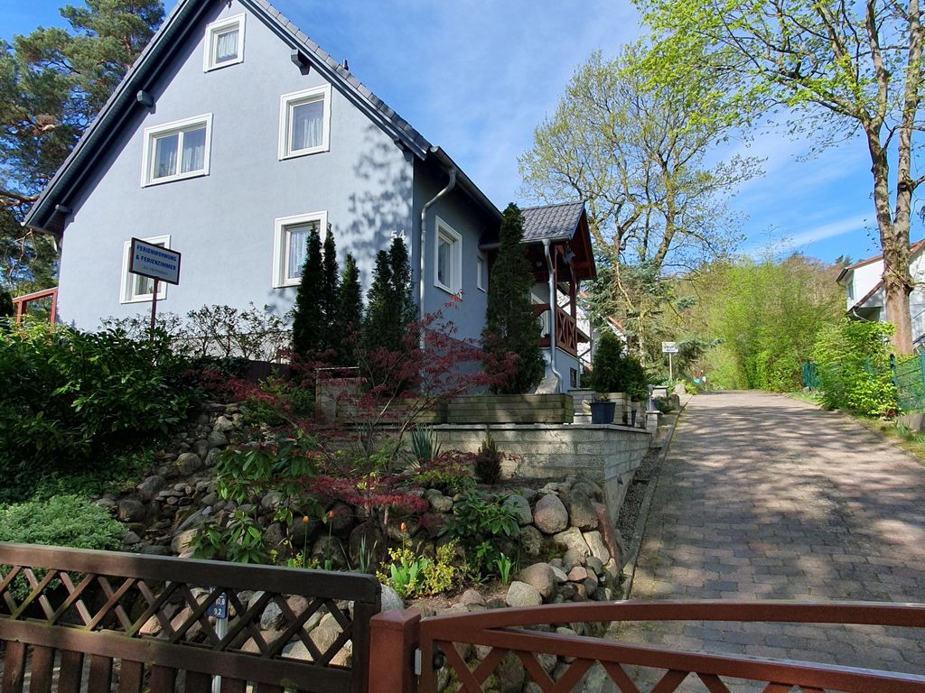Ferienwohnung Kastanienblick mit WLAN & Terrasse