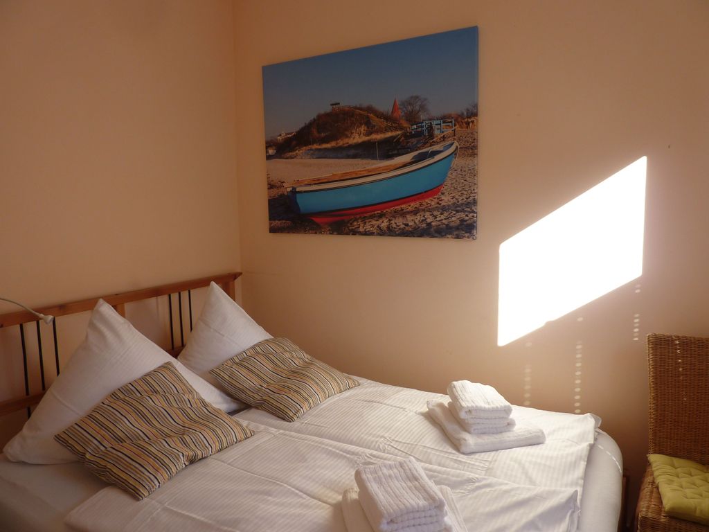 Schlafzimmer 2 (Bett 200x140)