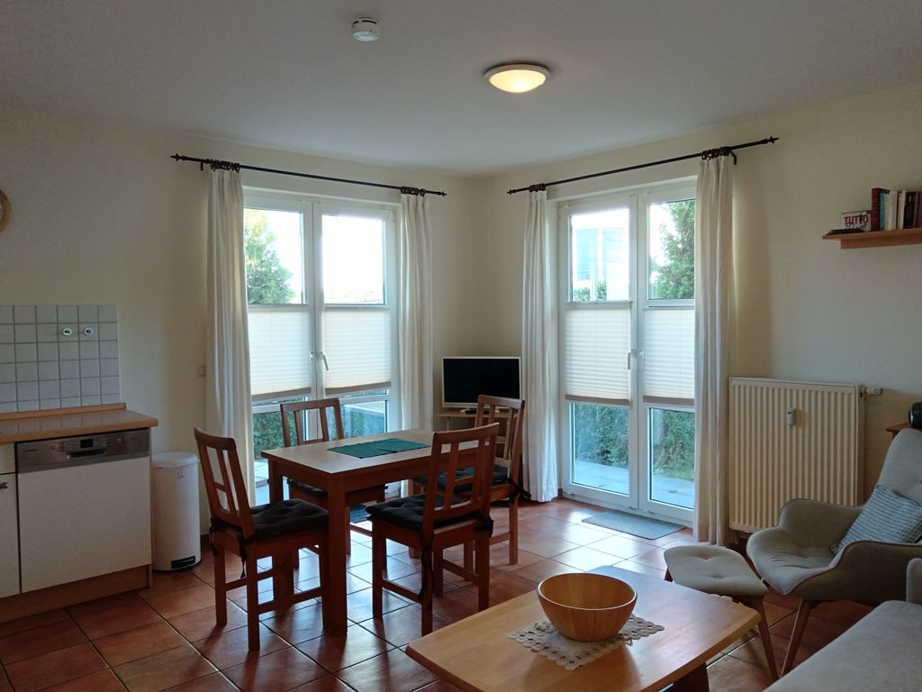 Wohnzimmer mit angrenzender Terrasse