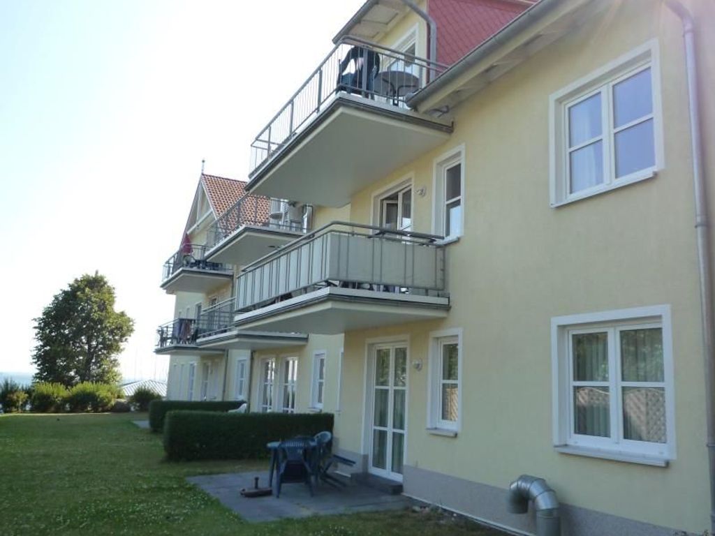 Hausansicht mit Balkon