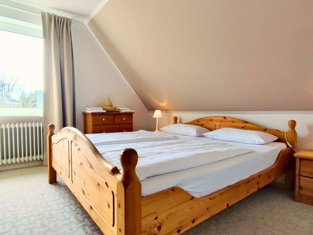 Schlafzimmer 1 von 3