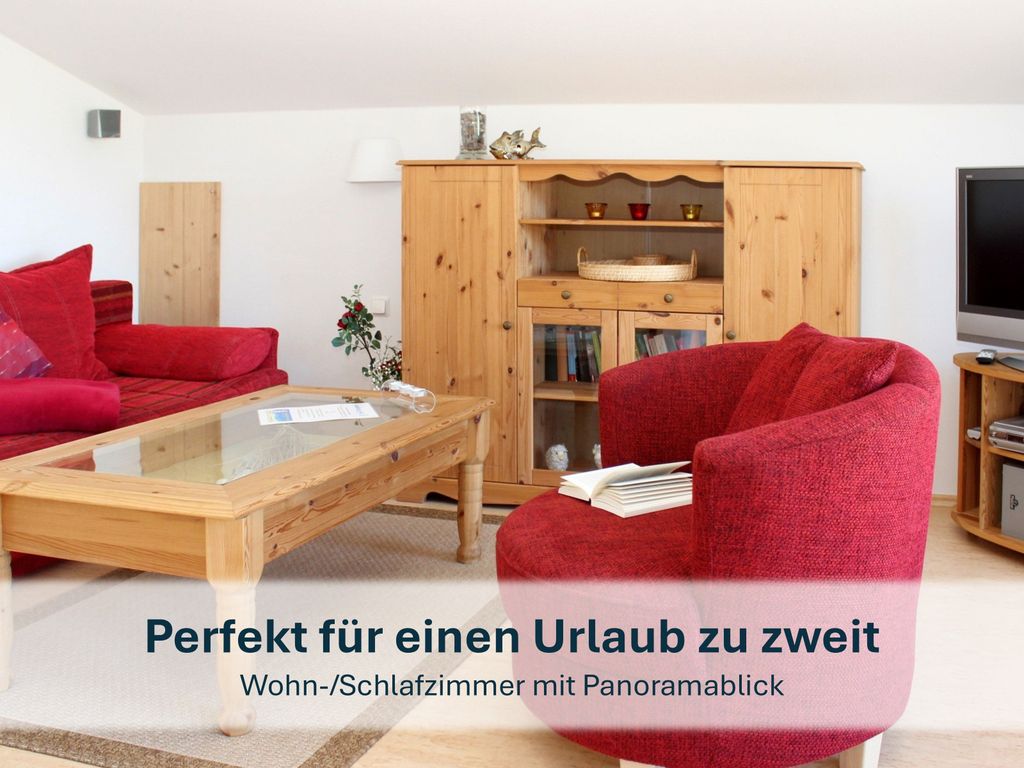Perfekt für einen Urlaub zu zweit: Wohn-/Schlafzimmer mit Panoramablick