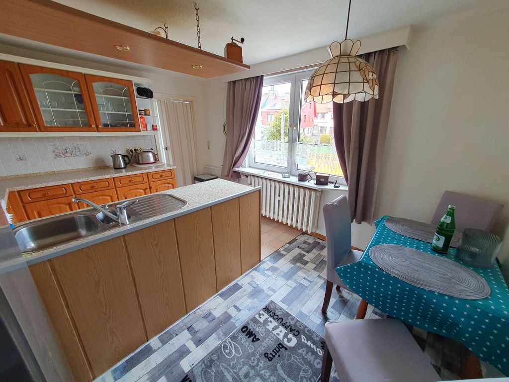 Ferienwohnung Harzliebe: Küche mit Herd und Geschirrspüler