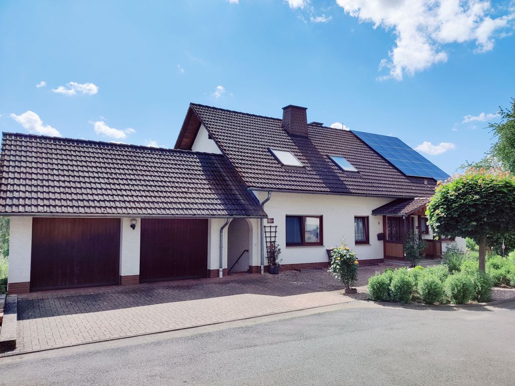 Wohnhaus mit Doppelgarage Hagebuttenweg 5