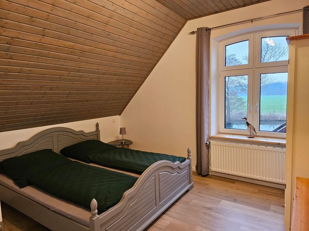 Schlafzimmer mit Doppelbett