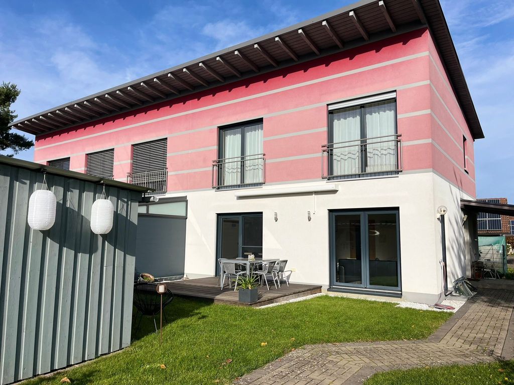 Außenansicht komplettes Haus