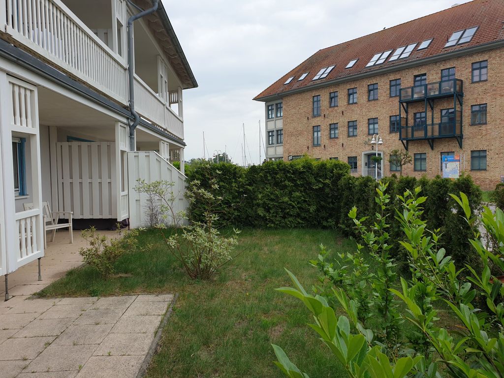 Terrasse mit Wiese