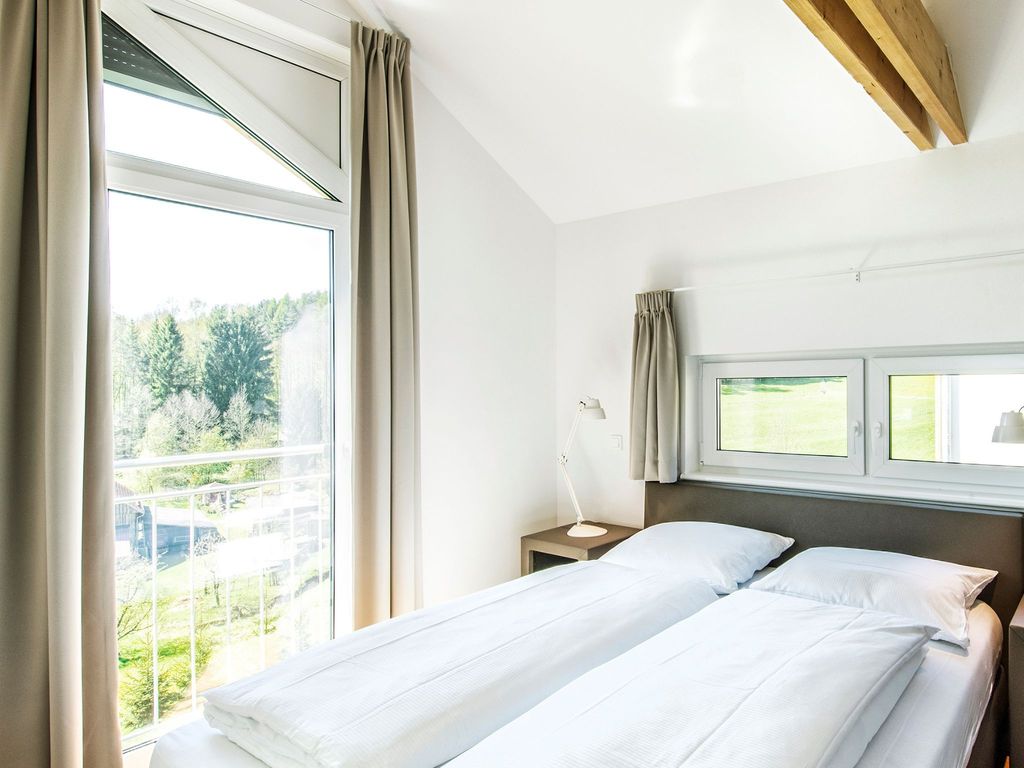 Schlafzimmer (2)