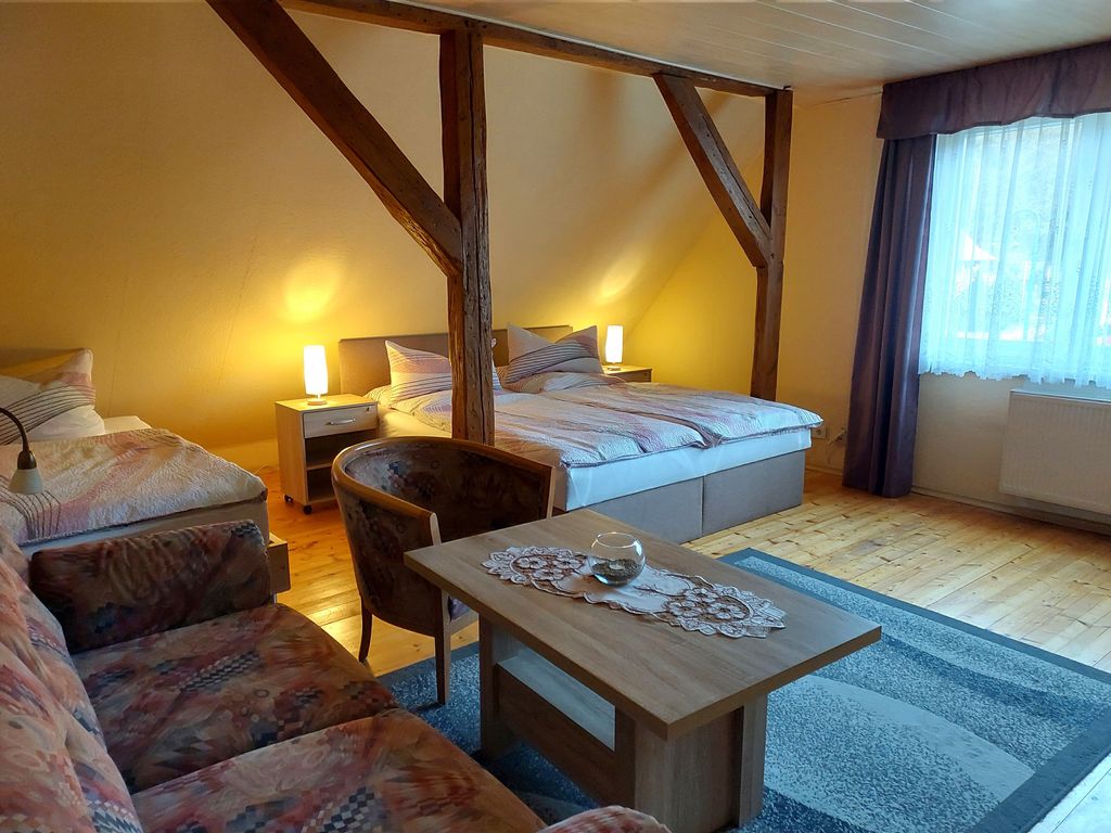 kombiniertes Wohn- & Schlafzimmer