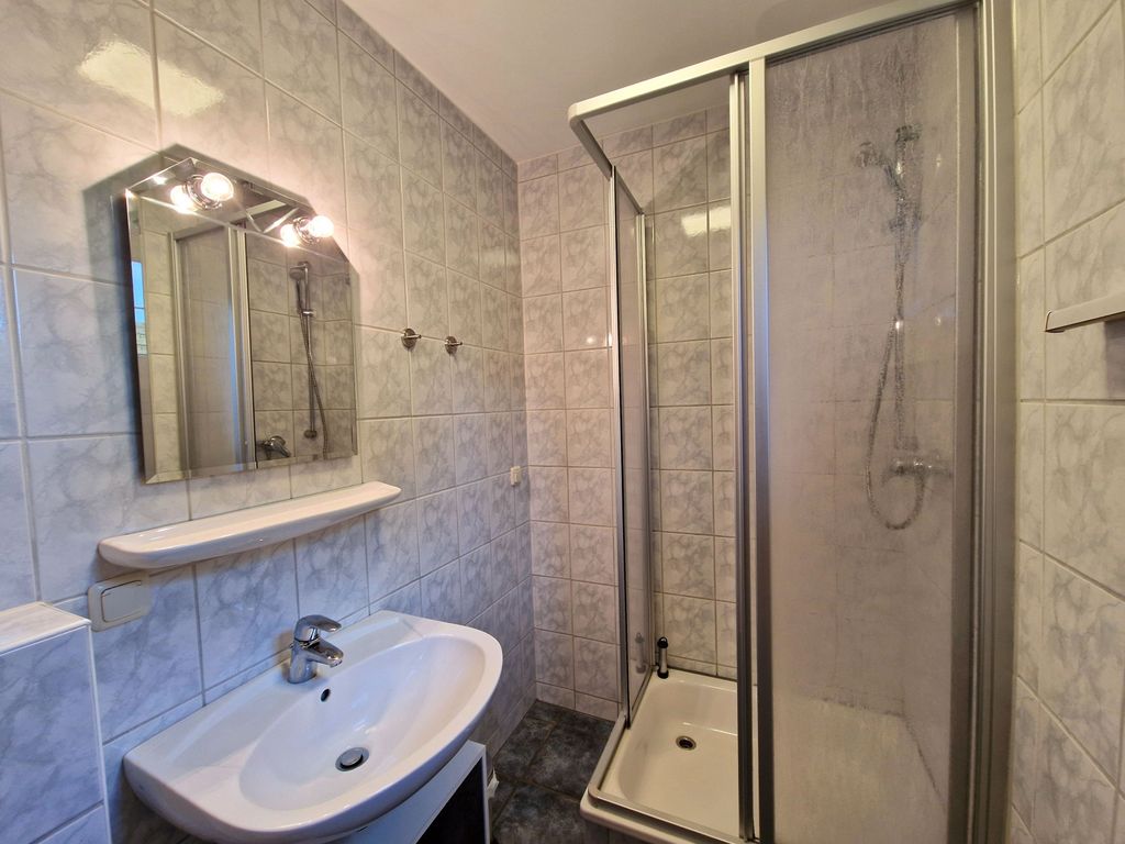 Badezimmer App. links