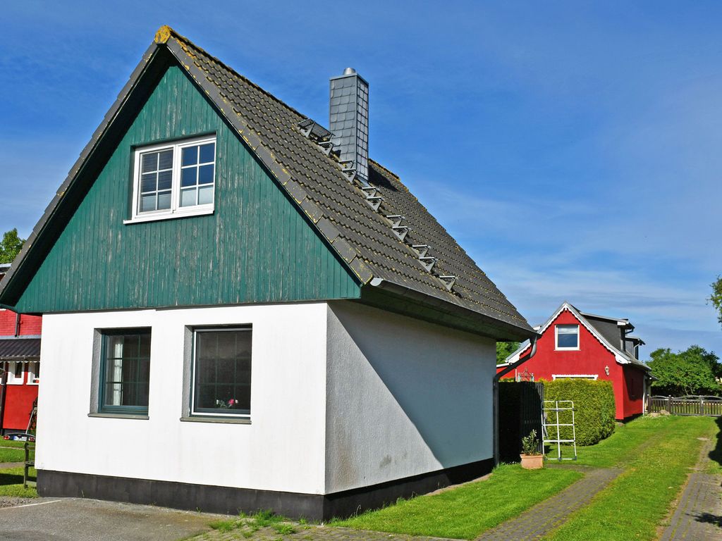Ferienhaus mit Kamin und Terasse