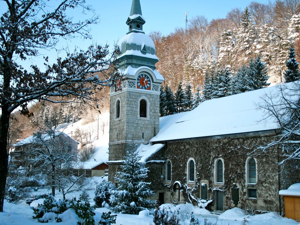 Ortsplatz mit der Pfarrkirche Laussa